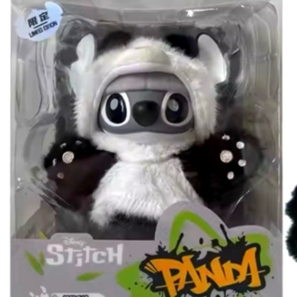 Disney Other - Disney Gold and Black Label